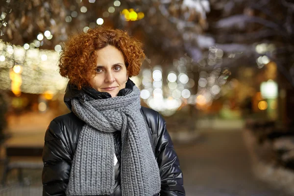 Curly haired lady outdoors — Stock Photo, Image