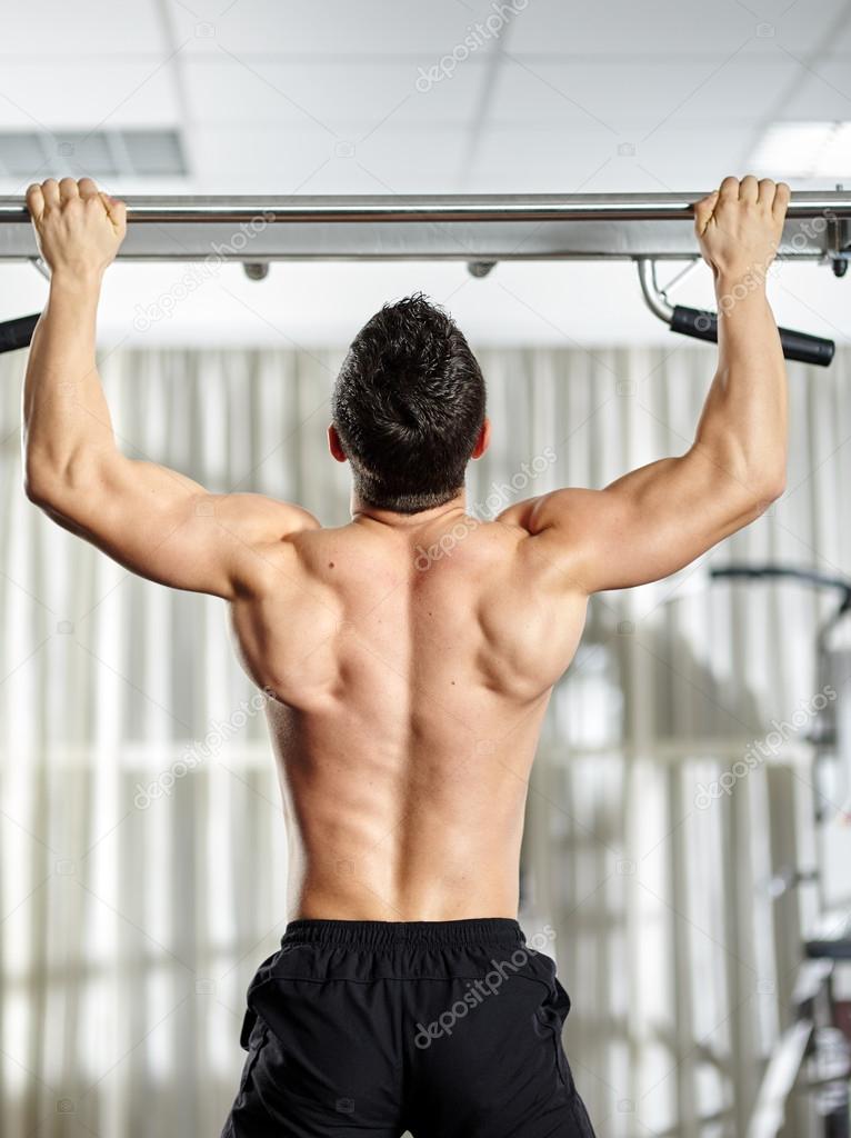 Pull fitness homme sales