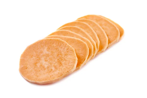 Нарезанный сладкий картофель — стоковое фото