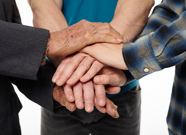 Помощь и поддержка между поколениями
