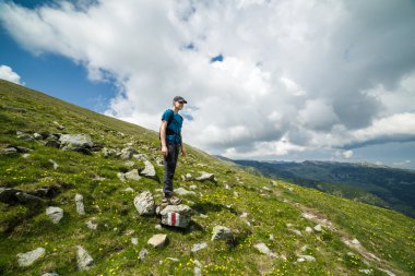 özgürlük zevk uzun yürüyüşe çıkan kimse