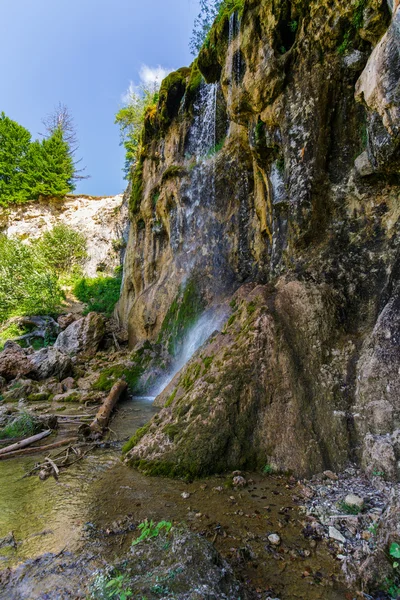 아름 다운 산 폭포 — 스톡 사진