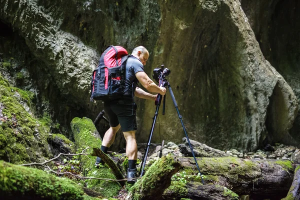 Fotograf fotografiert Landschaften — Stockfoto