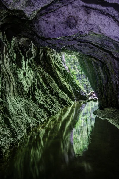 Insidan av Pisoaia grotta — Stockfoto