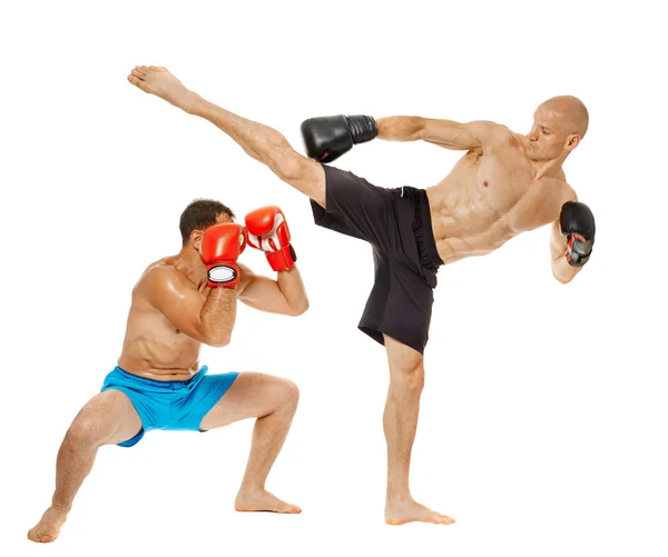 Twee kickbox-strijders sparring — Stockfoto