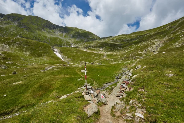 Hoogteweg en merken — Stockfoto