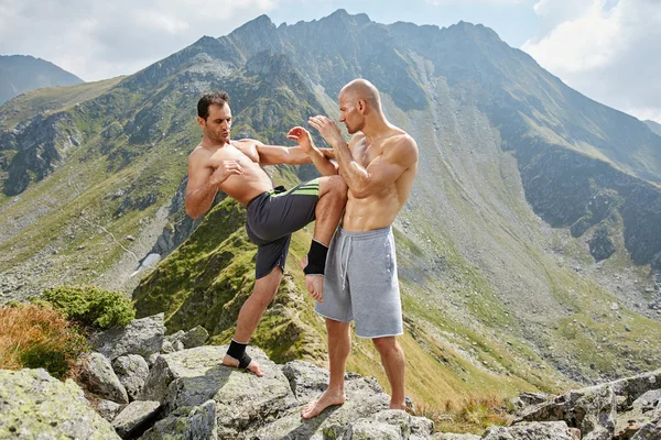 Harcosok képzés a hegyekben — Stock Fotó
