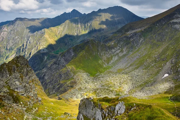 Bellissimo paesaggio montano — Foto Stock