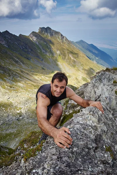 산에 등산 하는 사람 로열티 프리 스톡 사진