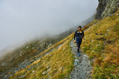 Sırt çantası ile beyaz fiyatı