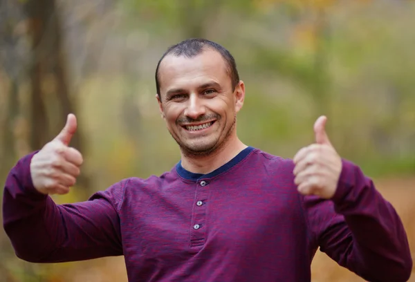 Thumbs up sign outdoor — Stock Photo, Image