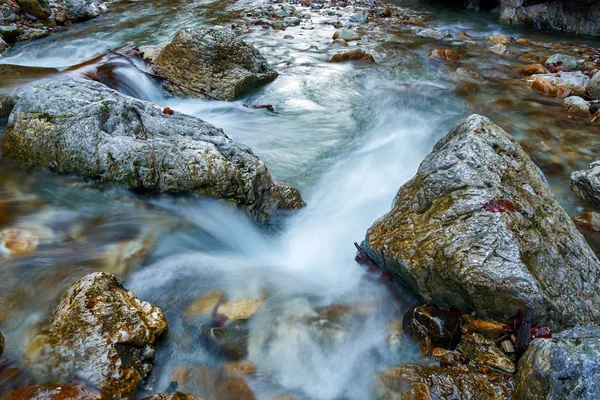 Paisagem com um rio — Fotografia de Stock