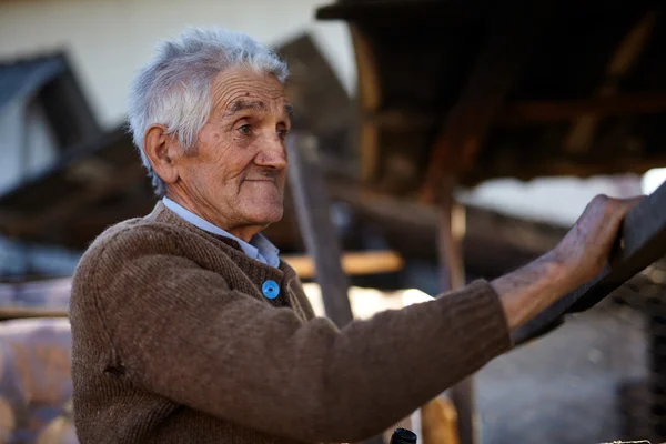 Gammal man glad — Stockfoto