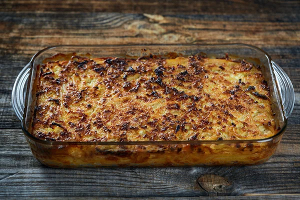 Macaroni met kaas, oven gebakken — Stockfoto