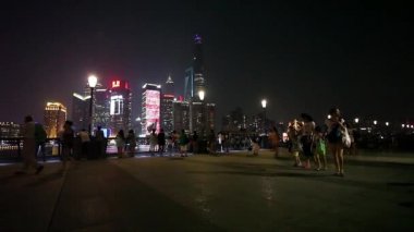 Şangay'daki Huangpu Nehri seyir