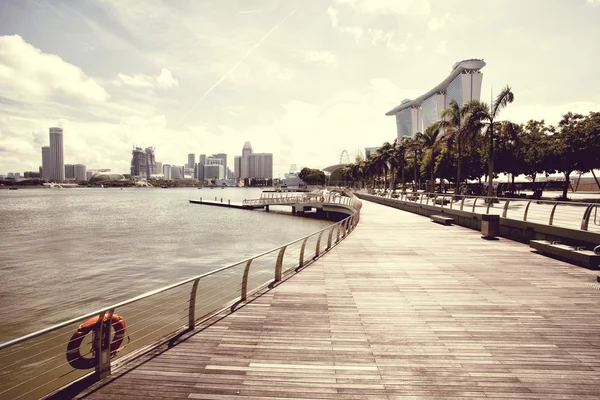 Vista de arranha-céus em Marina Bay — Fotografia de Stock