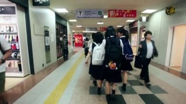  İnsanlar toprak altında