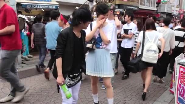 Anonymous crowds on Harajuku Discrit in Tokyo — Stock Video