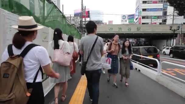 在东京涩谷区的匿名人潮 — 图库视频影像