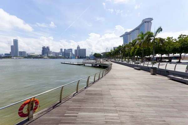 Singapore Financial District vid havet — Stockfoto