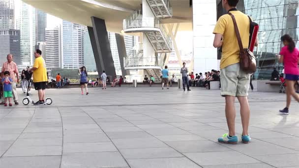 Mensen in het centrum van de stad Singapore — Stockvideo