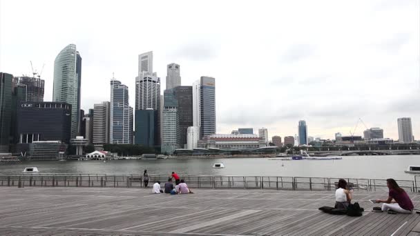 Сингапур через залив Марина — стоковое видео