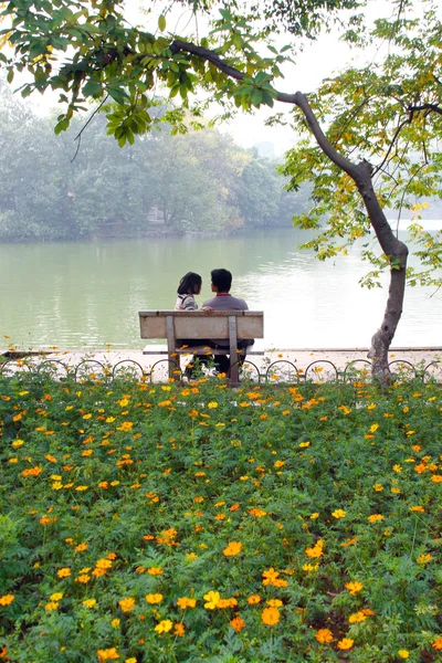 Girl And Man In Love — Stock Photo, Image