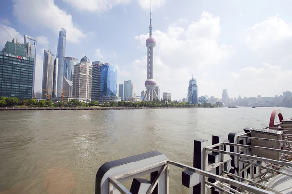 Shanghai, Blick auf die moderne Stadt — Stockfoto