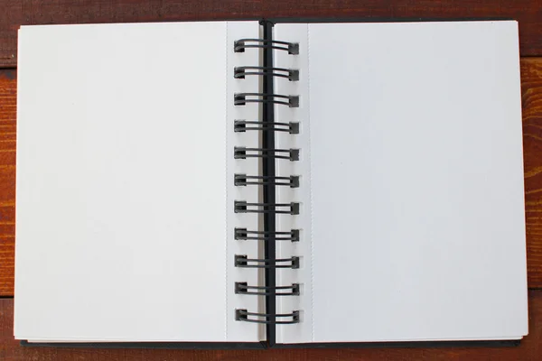 Cuaderno blanco en blanco —  Fotos de Stock