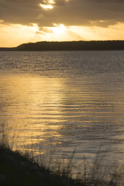 Natur landskap utmed stranden med solnedgång sky — Stockfoto