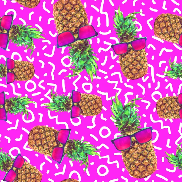 Pineapple with sunglasses on pink summer backdrop — Stock Photo, Image