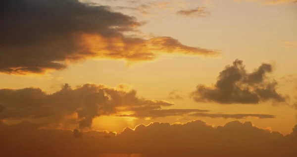Gold sunset sky view cloud orange sun vintage — Stock Photo, Image