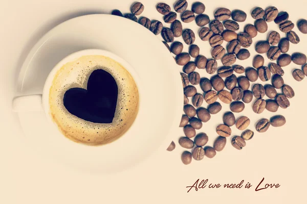 Vintage kopje koffie liefde concept samenstelling — Stockfoto