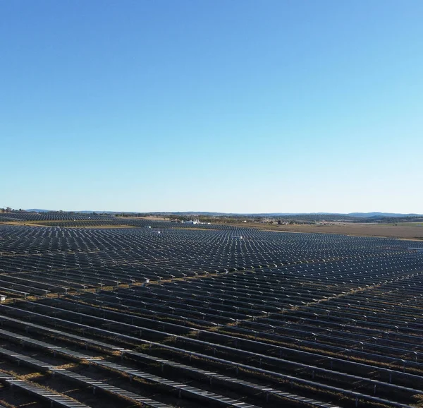 Obnovitelná Energie Masivní Solární Panelovou Farmou Venkově Queensland Austrálie — Stock fotografie