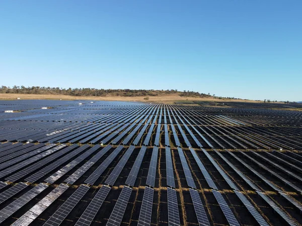 Obnovitelná Energie Masivní Solární Panelovou Farmou Venkově Queensland Austrálie — Stock fotografie