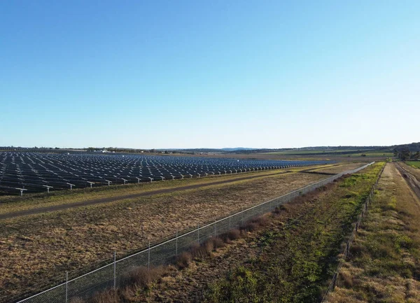 Obnovitelná Energie Masivní Solární Panelovou Farmou Venkově Queensland Austrálie — Stock fotografie