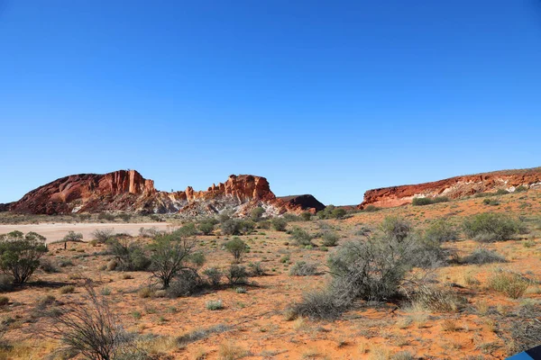 บเขาสายร นตาต นใจในด นแดนทางตอนเหน อของออสเตรเล ยเพ Outisde Alice Springs ปแบบห — ภาพถ่ายสต็อก