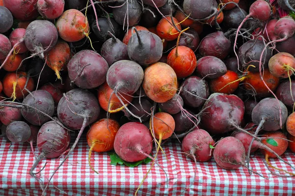 Betteraves rouges sur la table — Photo