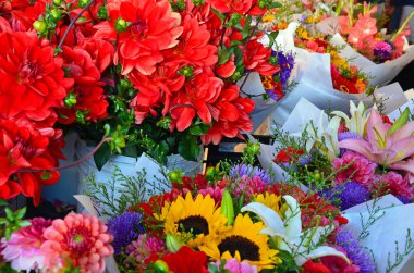 renkli çiçek pazarı