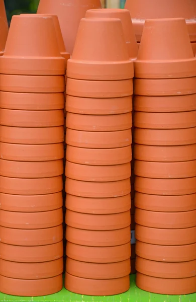 Stacks of clay flowerpots — Stock Photo, Image