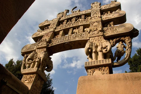 Achteraanzicht Van Stenen Torana Bij Ingang Van Stupa Sanchi Buurt — Stockfoto