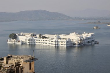 PICHOLA gölün ortasında Sarayı