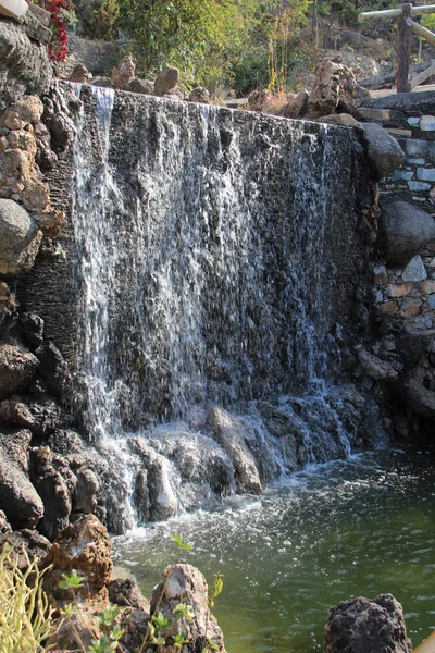 Künstliche Wasserfälle — Stockfoto