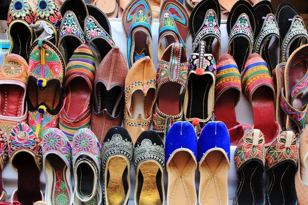 Kleurrijke rajasthani schoenen Stockfoto