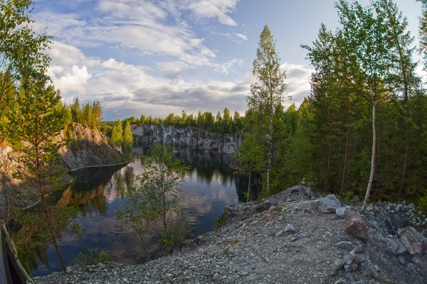 Lago en Karelia en verano — Foto de Stock