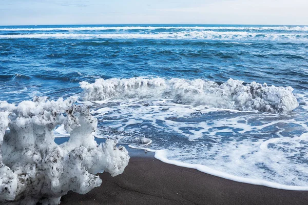 Belo Inverno Paisagem Ensolarada Costa Oceano Pacífico Areia Vulcânica Preta — Fotografia de Stock