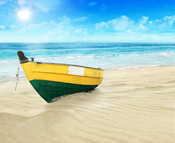 The boat on the shore. — Stock Photo, Image