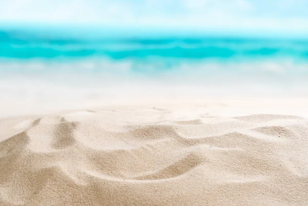 Leeg Zandstrand Kleine Schelpen Het Zand Gloeiende Golven Kust Zomer — Stockfoto