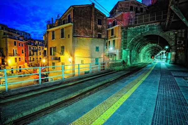 Platform in vernazza dorp — Stockfoto