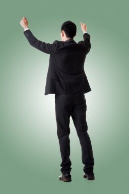 Asya iş adamı poz holding